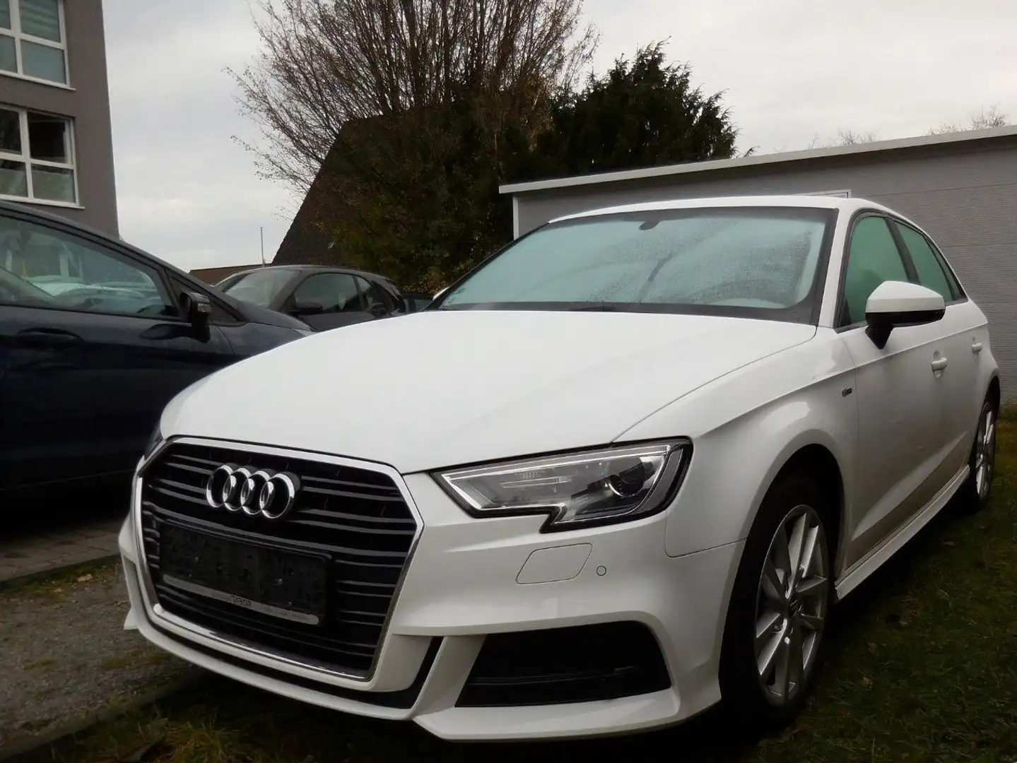 Audi A3 Sportback 35 TFSI.Aut.S-Line.Navi.Bi-Xenon Blanc - 2
