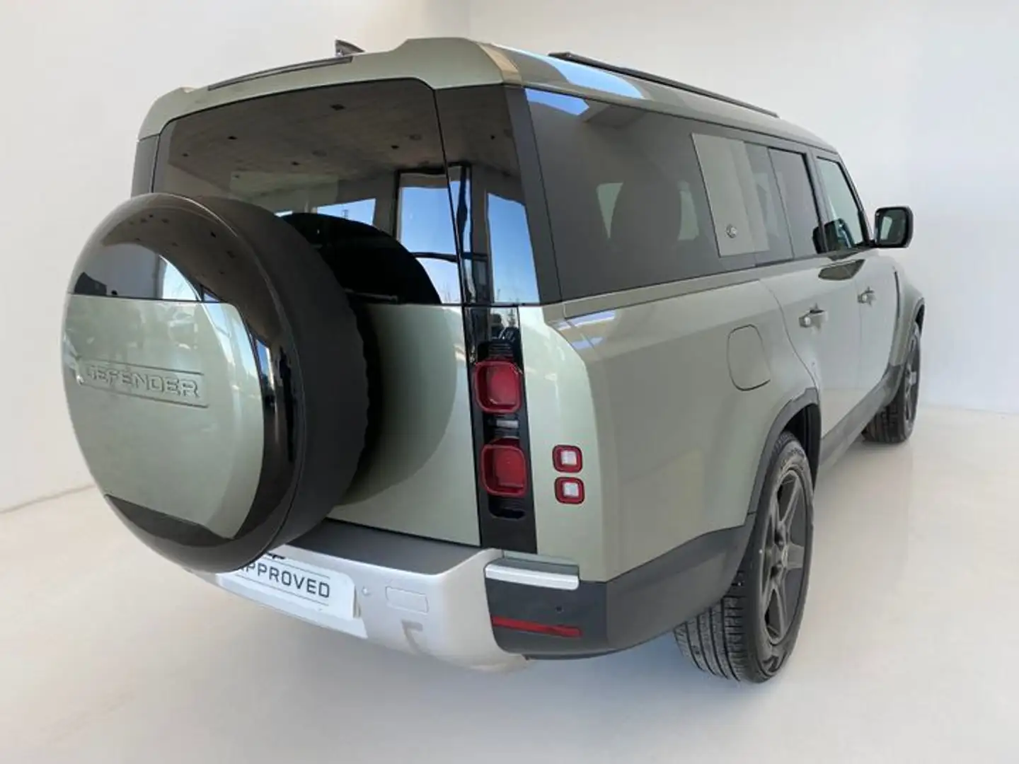 Land Rover Defender 130 3.0D l6 MHEV SE AWD Aut. 250 Verde - 2