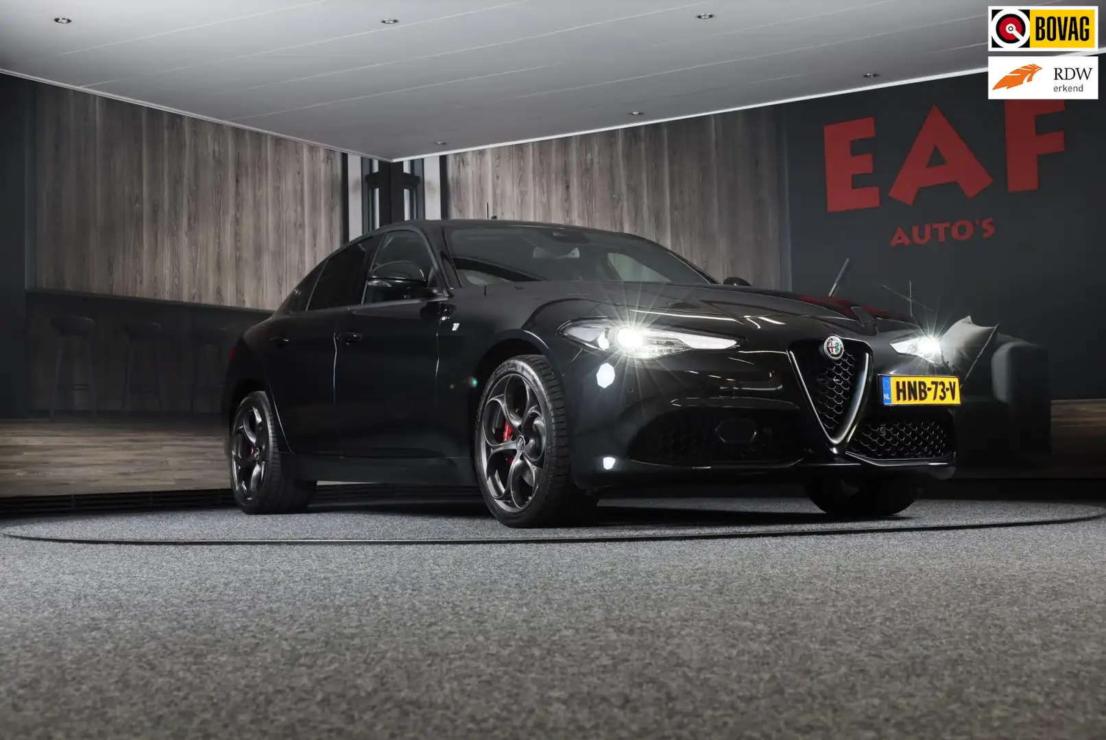 Alfa Romeo Giulia 2.0 T GME AWD Ti 280 Pk / FACELIFT / Aut / Navi / Zwart - 1