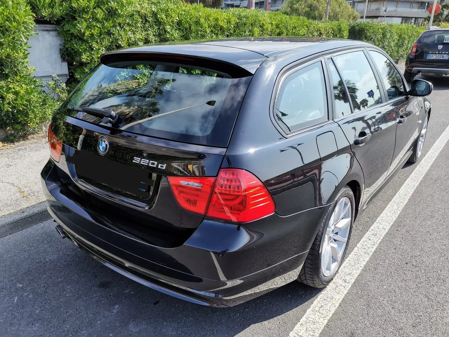 BMW 320 320d Touring Attiva 177cv Nero - 2