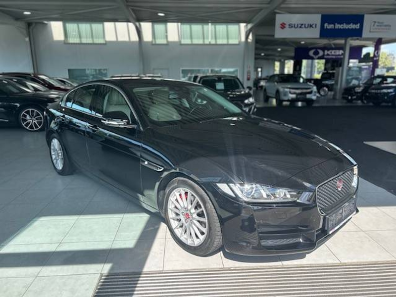 Jaguar XE XE 2.0 D E-Performance Prestige, camera, SHOWROOMSTAAT — photo 2
