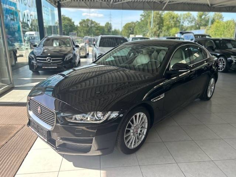 Jaguar XE XE 2.0 D E-Performance Prestige, camera, SHOWROOMSTAAT