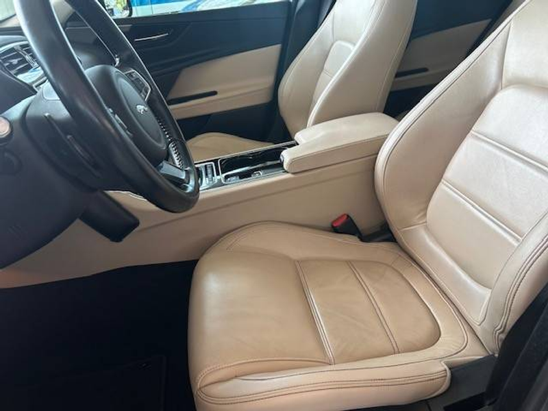 Jaguar XE XE 2.0 D E-Performance Prestige, camera, SHOWROOMSTAAT — photo 8