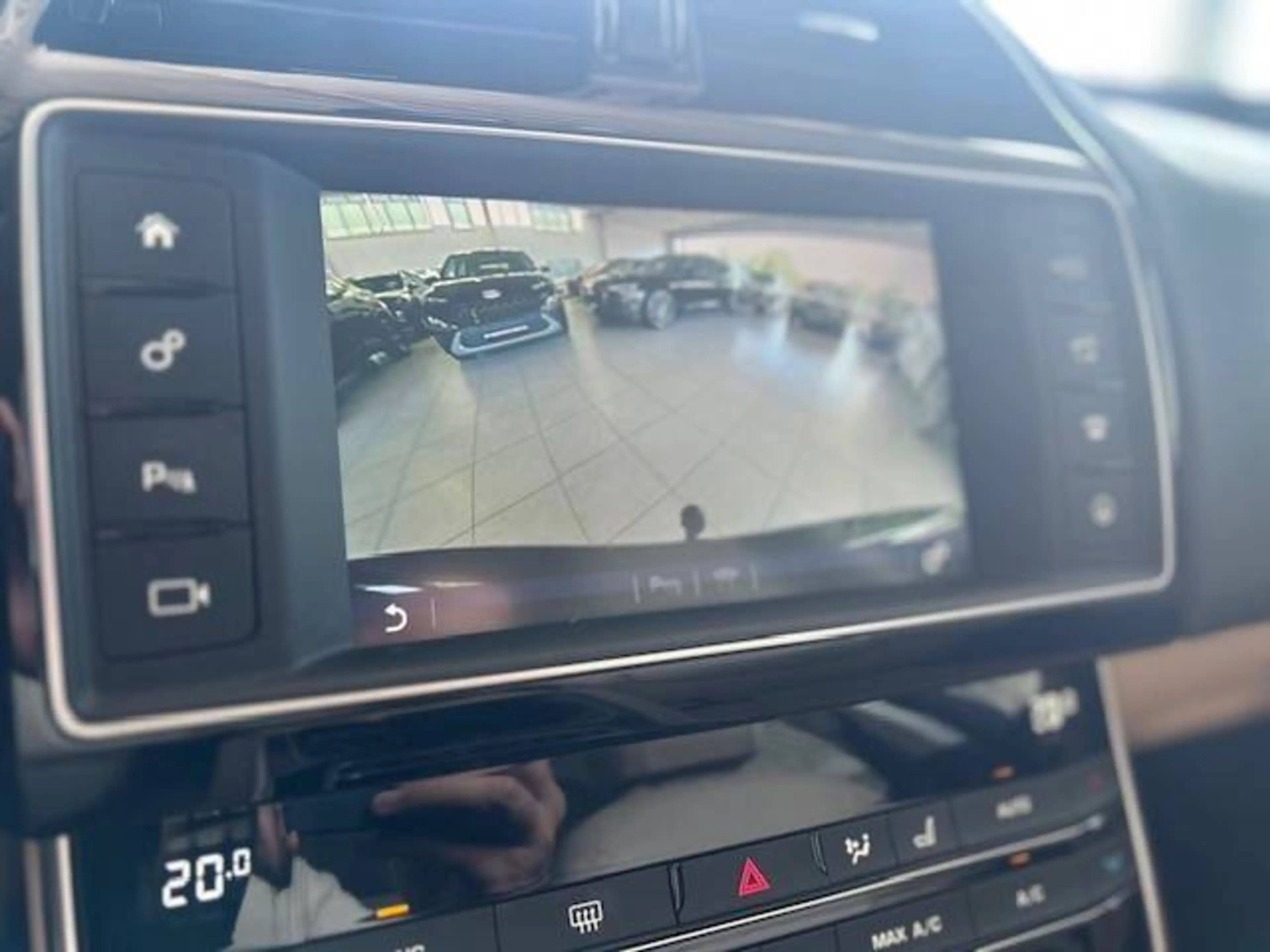 Jaguar XE XE 2.0 D E-Performance Prestige, camera, SHOWROOMSTAAT — photo 9