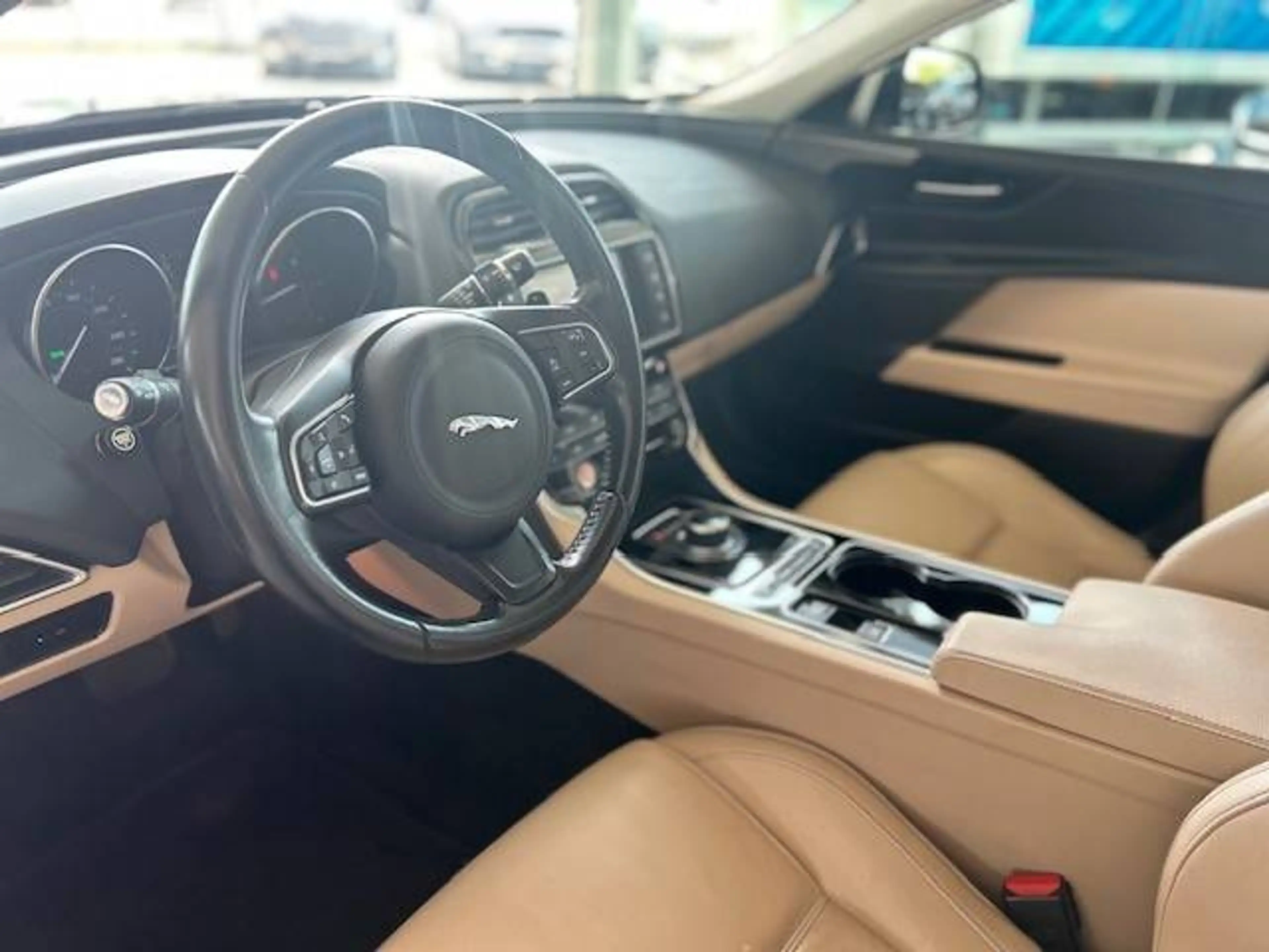 Jaguar XE XE 2.0 D E-Performance Prestige, camera, SHOWROOMSTAAT — photo 7