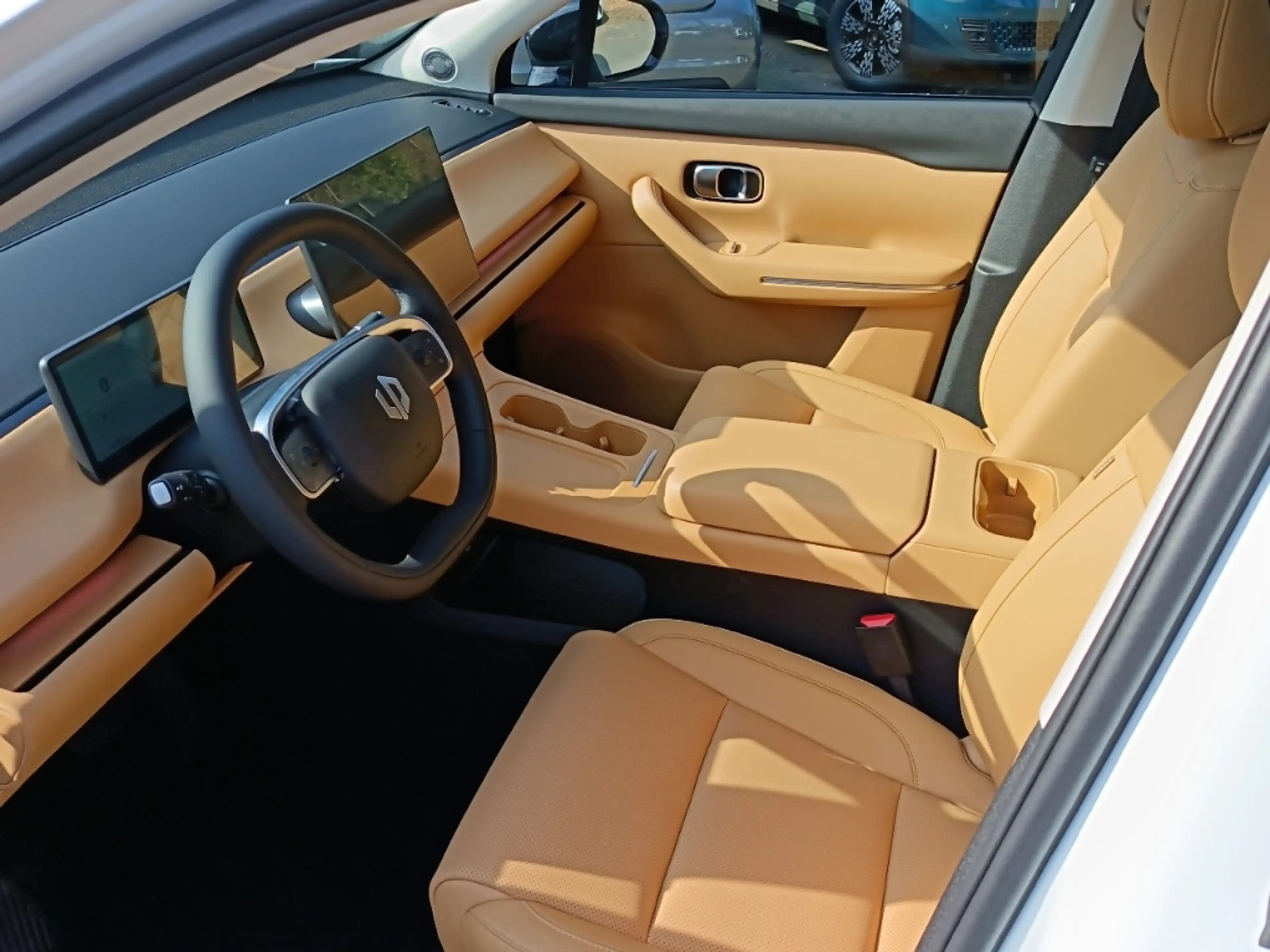 Leapmotor C10 Pro Design 360 Kamera Panorama Navi SHZ LenkradHZG — photo 13