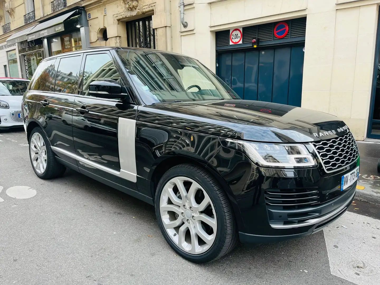 Land Rover Range Rover Mark VIII SWB SDV8 4.4L 339ch Vogue Noir - 1