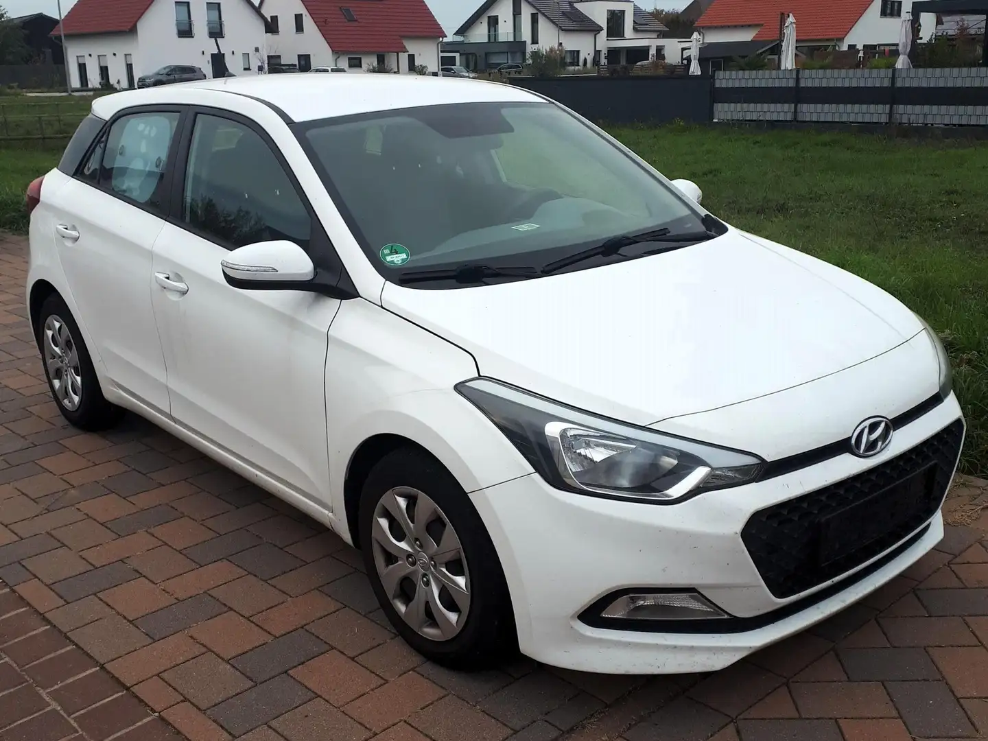 Hyundai i20 i20 1.2 Active Weiß - 1