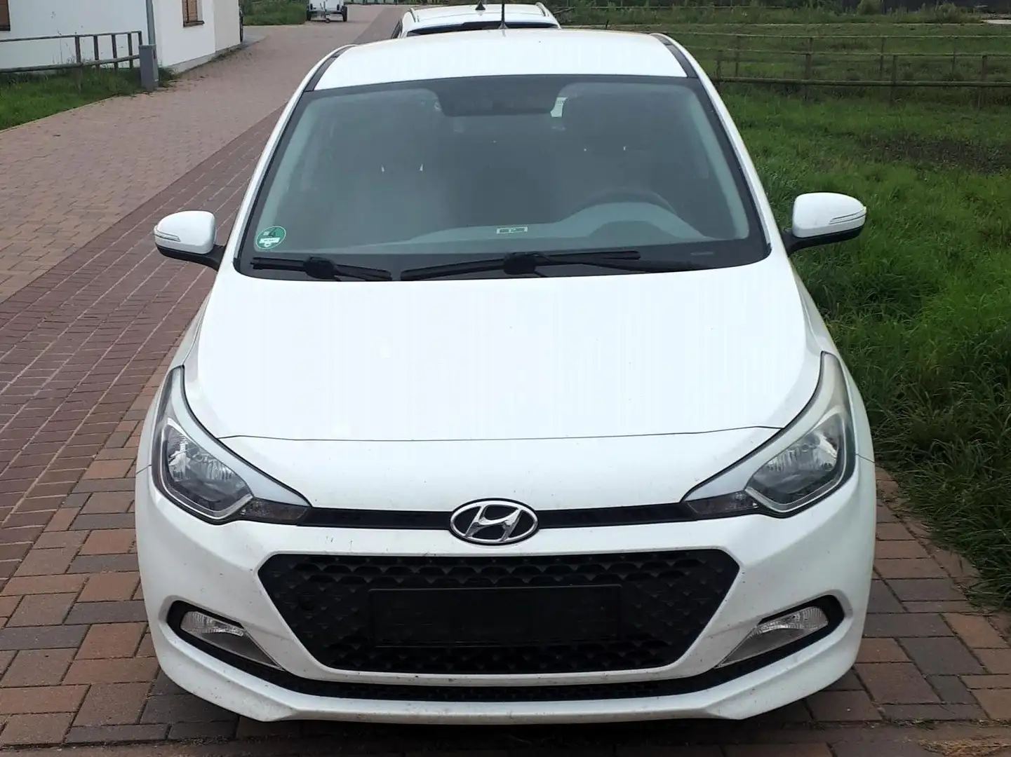 Hyundai i20 i20 1.2 Active Weiß - 2