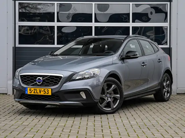 Volvo V40 Cross Country 2.0 D4 190pk Summum | Navi | Climate control | Cru
