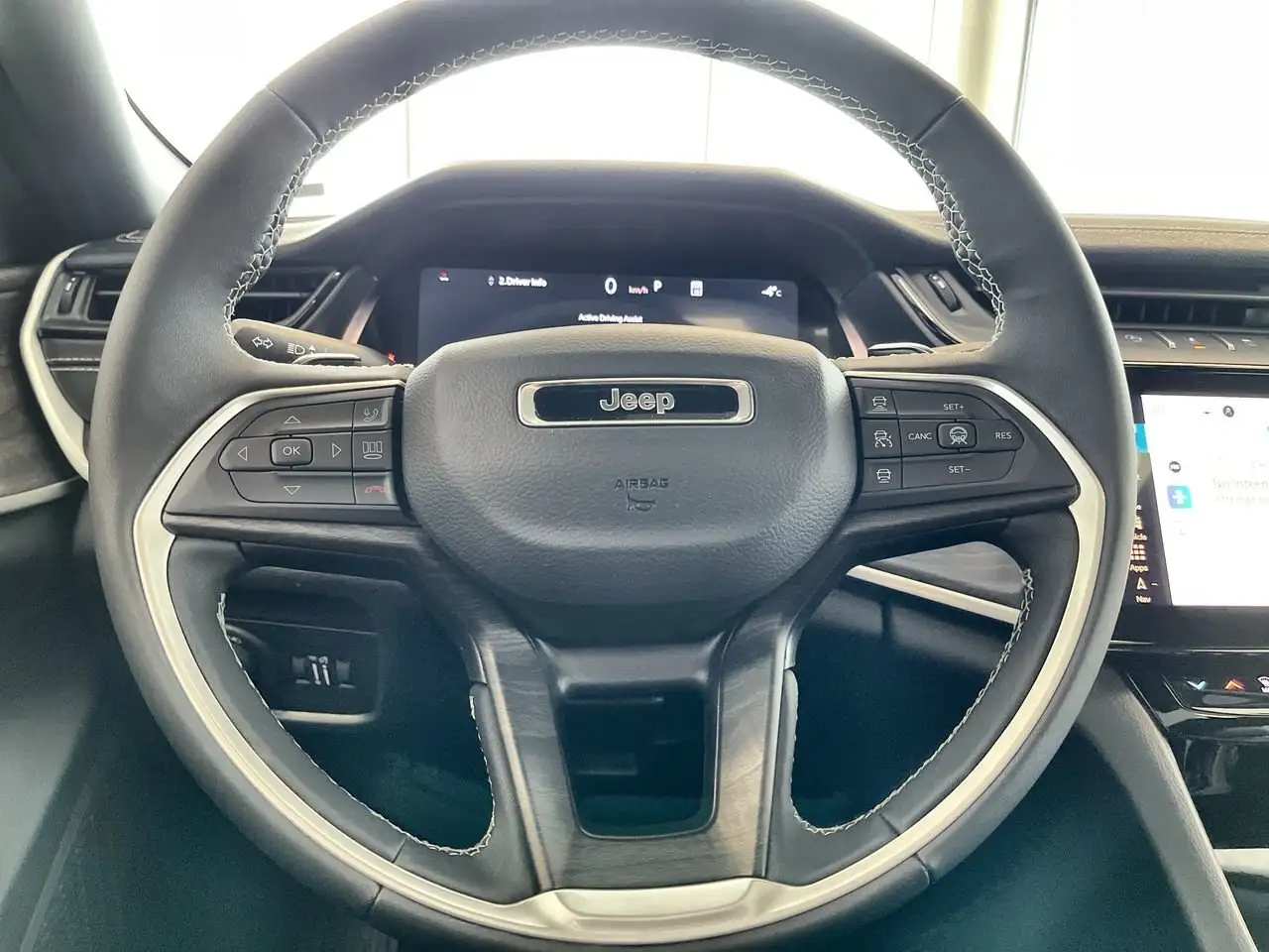 Jeep Grand Cherokee снимка Jeep Grand Cherokee