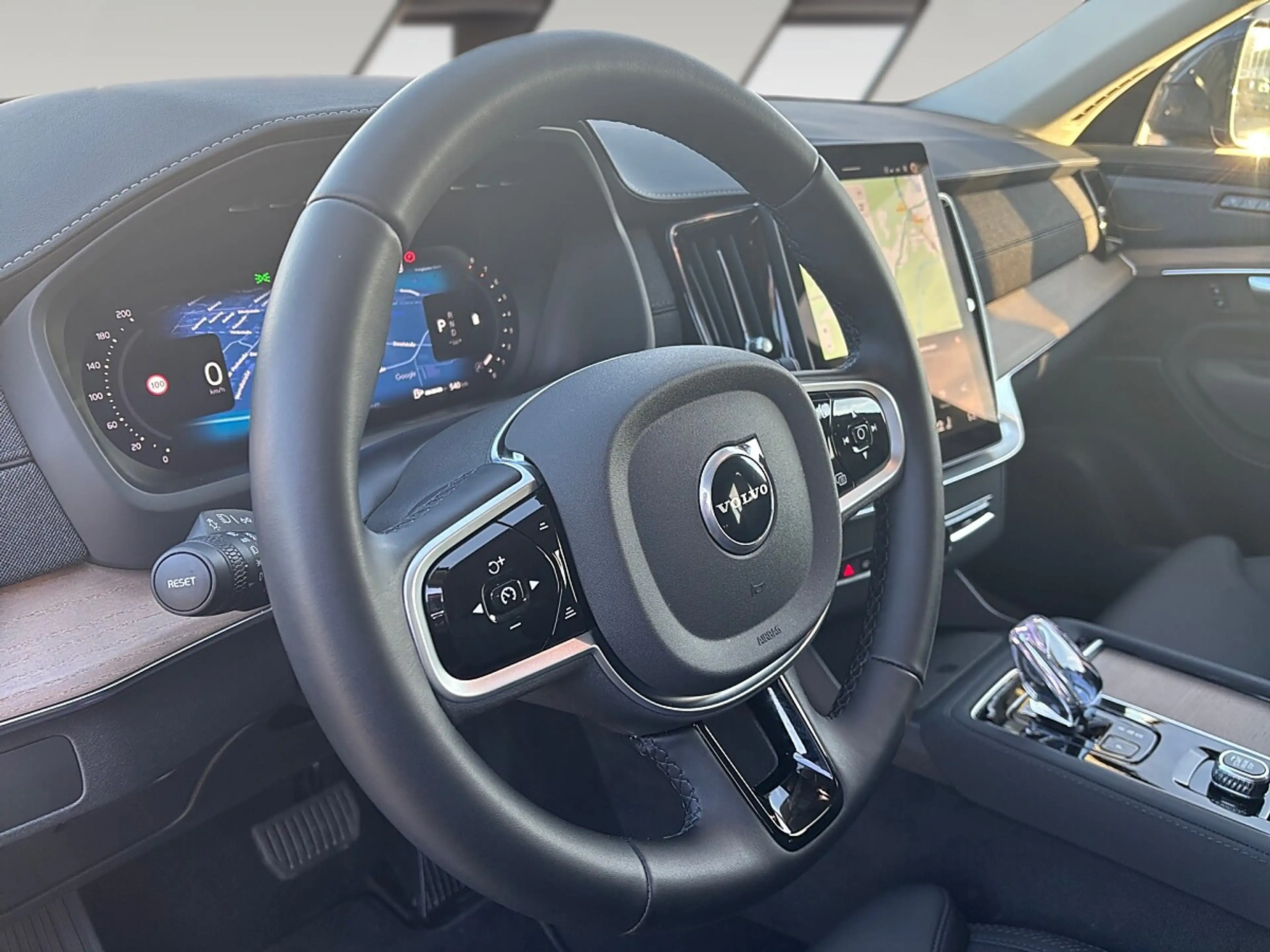 Volvo XC90 B5 (Benzin) AWD Mild Hybr. Plus Bright — photo 12