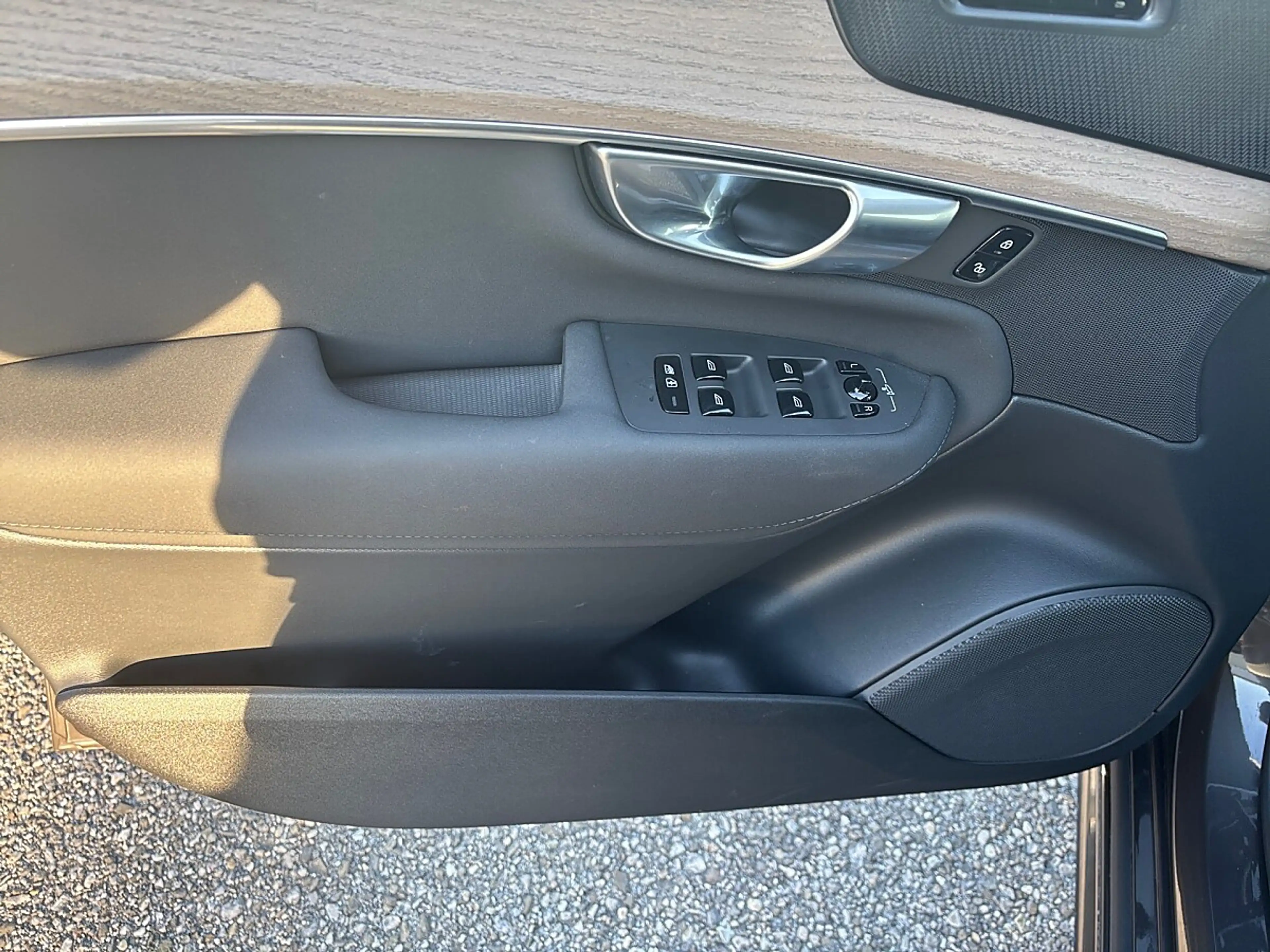 Volvo XC90 B5 (Benzin) AWD Mild Hybr. Plus Bright — photo 9