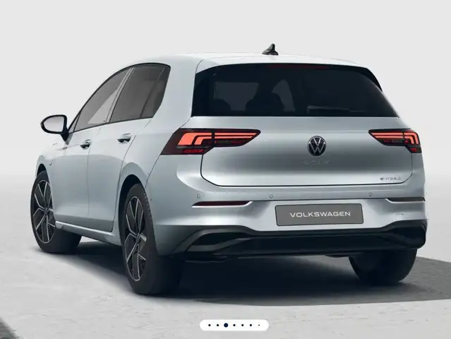 Volkswagen Golf view 3