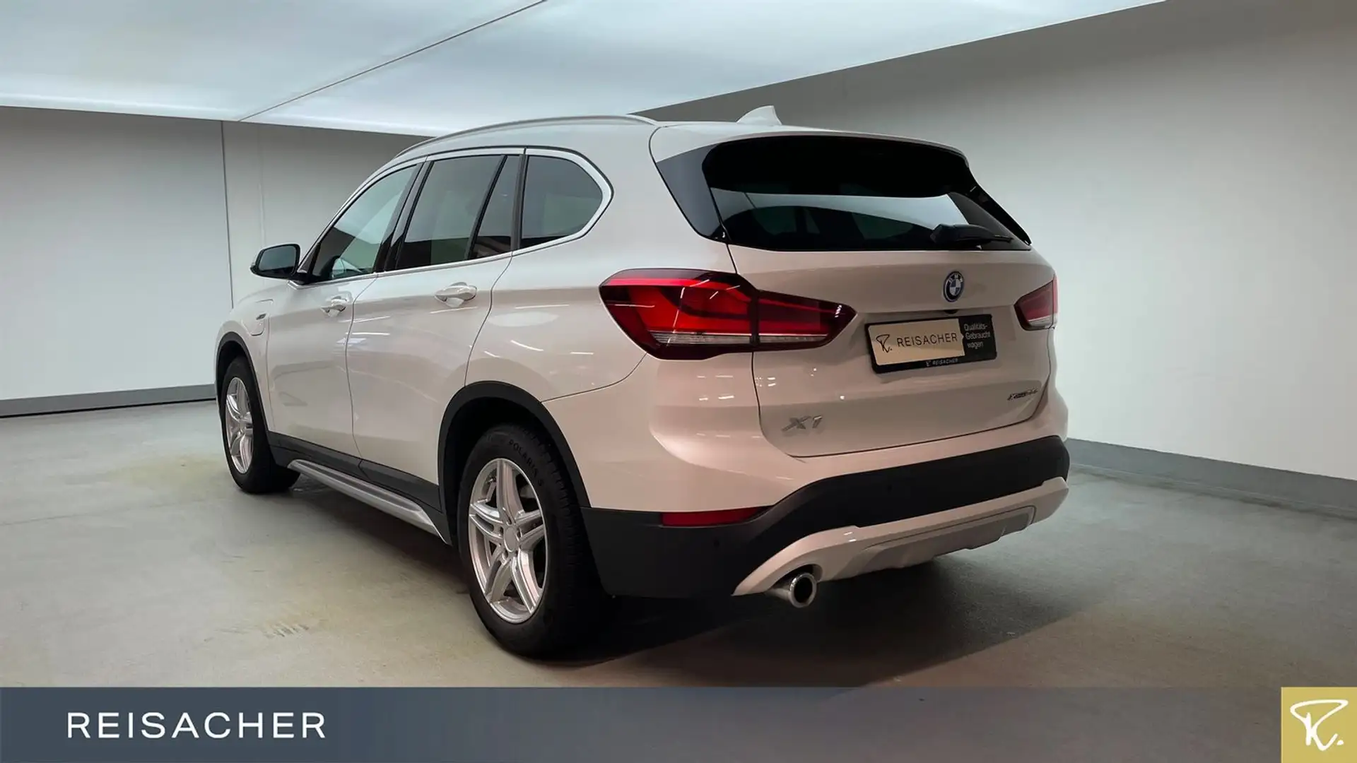 BMW X1 xDrive 25eA X-Line Navi LED RFK eSitz+Mem eHk Weiß - 2