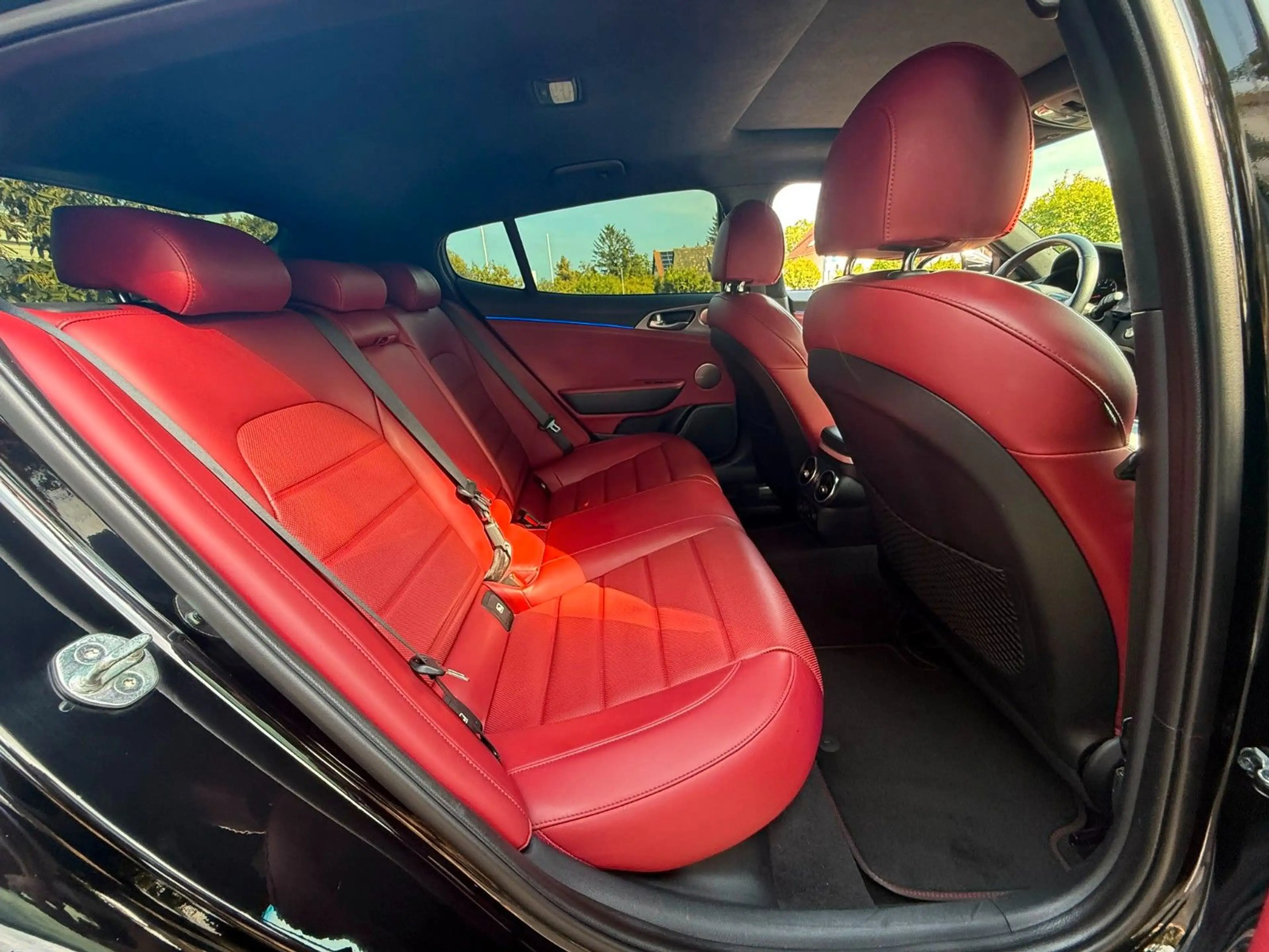 Kia Stinger GT 4WD/Rotes Leder/ACC/HUD/Pano/360° — photo 10