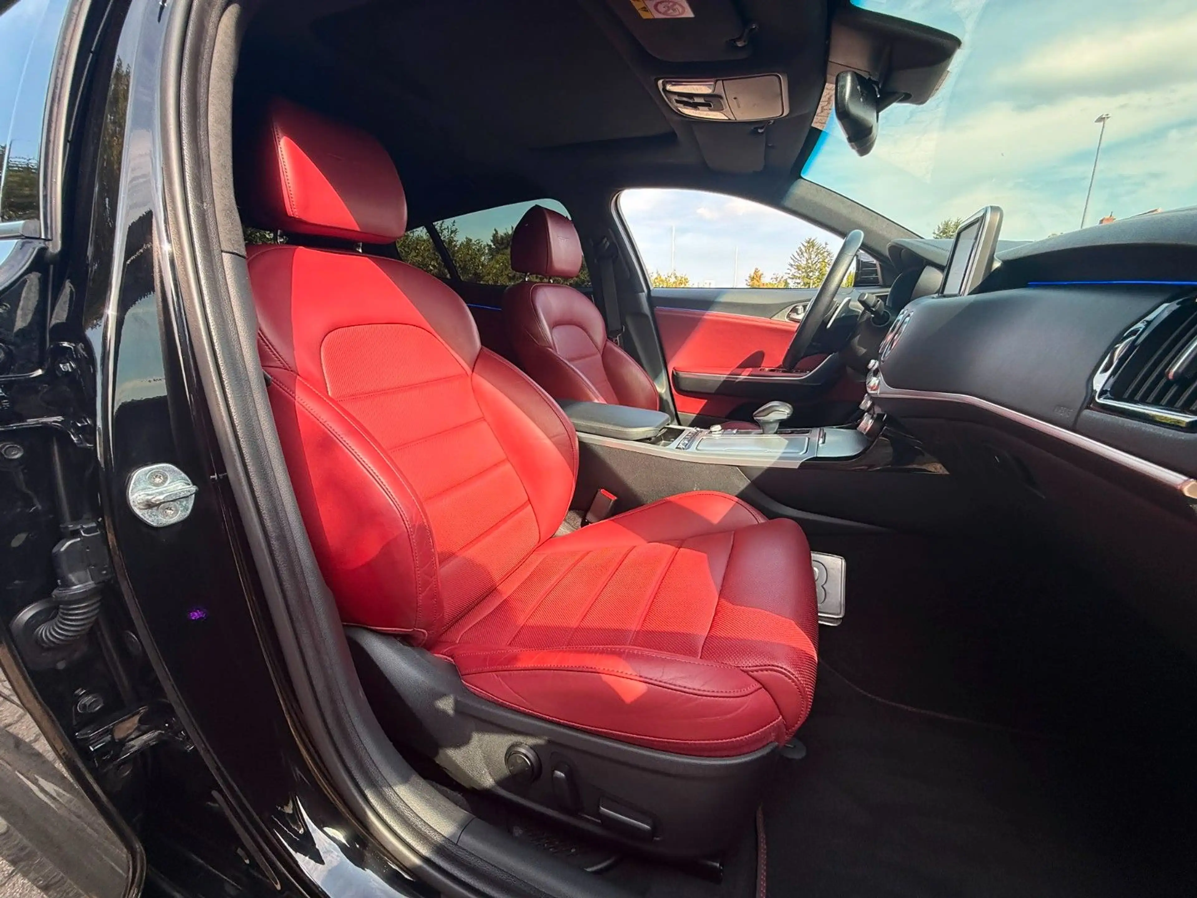 Kia Stinger GT 4WD/Rotes Leder/ACC/HUD/Pano/360° — photo 11