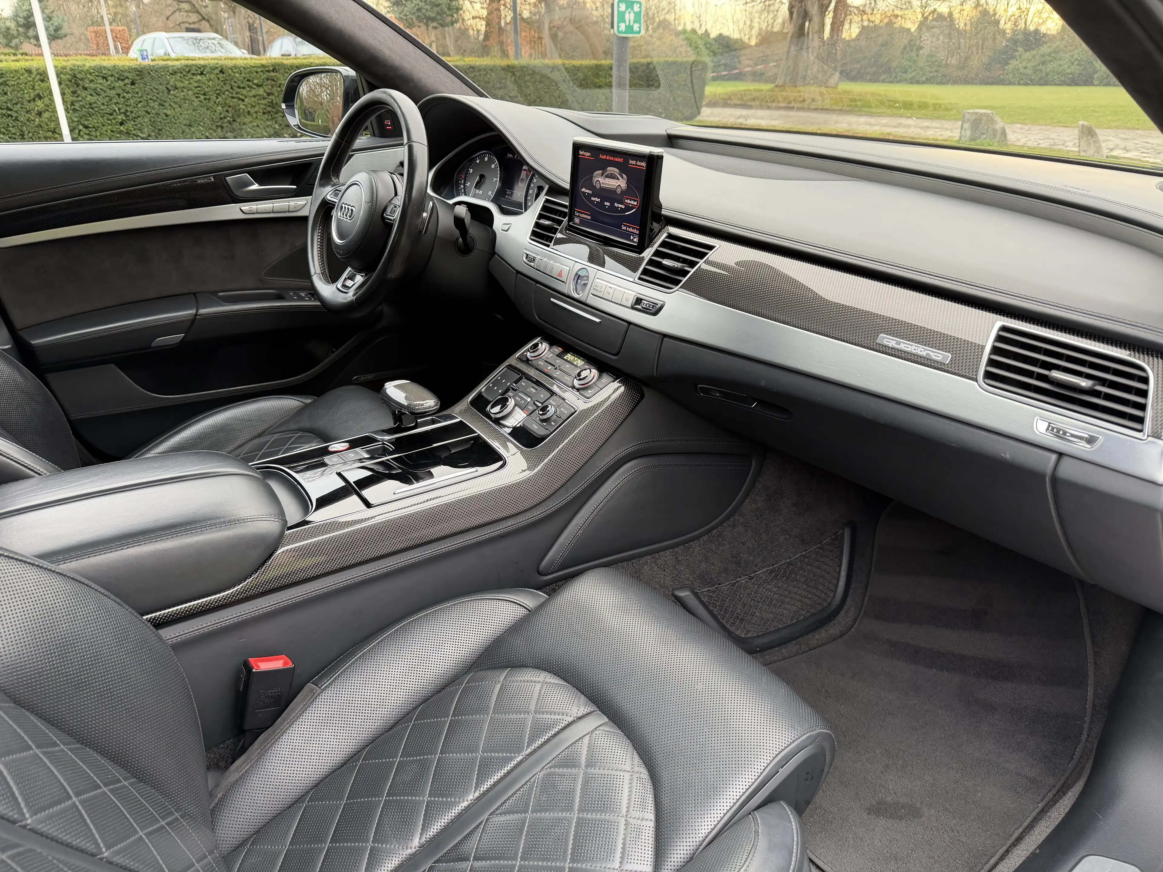 Audi S8 + plus | 605pk | Ceramic | Carbon | Pano | Matrix — photo 11