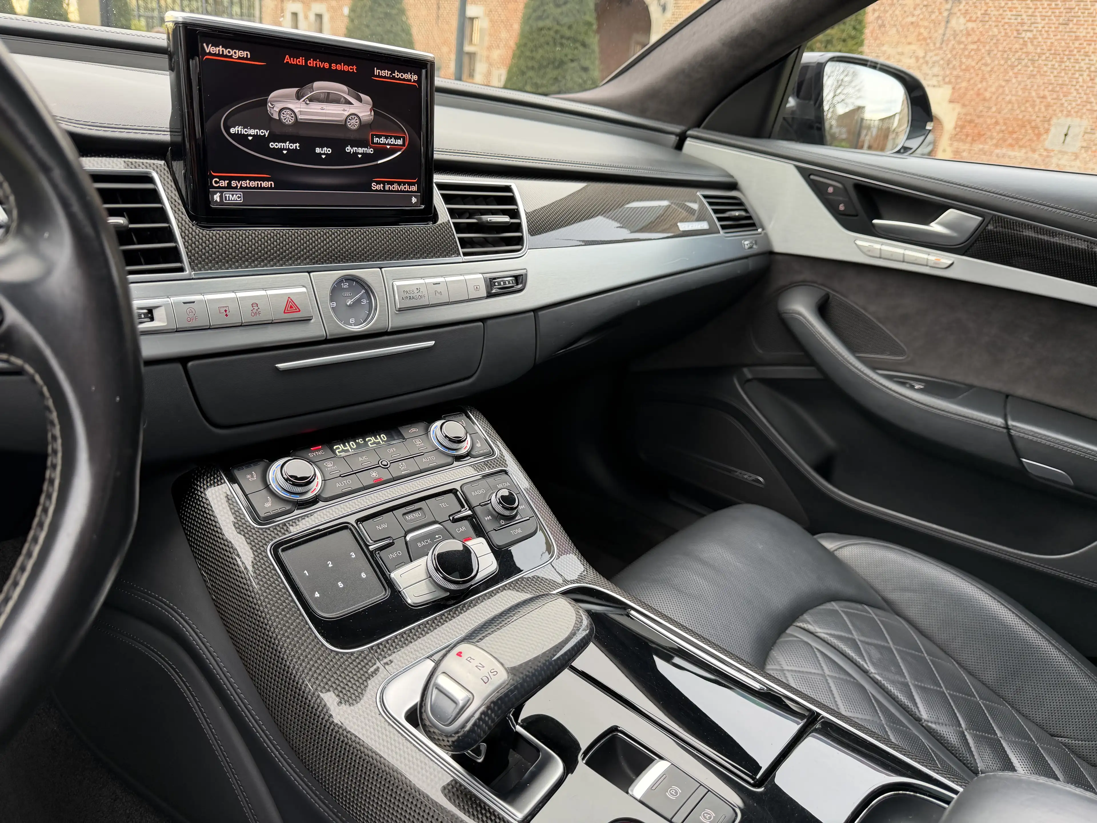 Audi S8 + plus | 605pk | Ceramic | Carbon | Pano | Matrix — photo 9