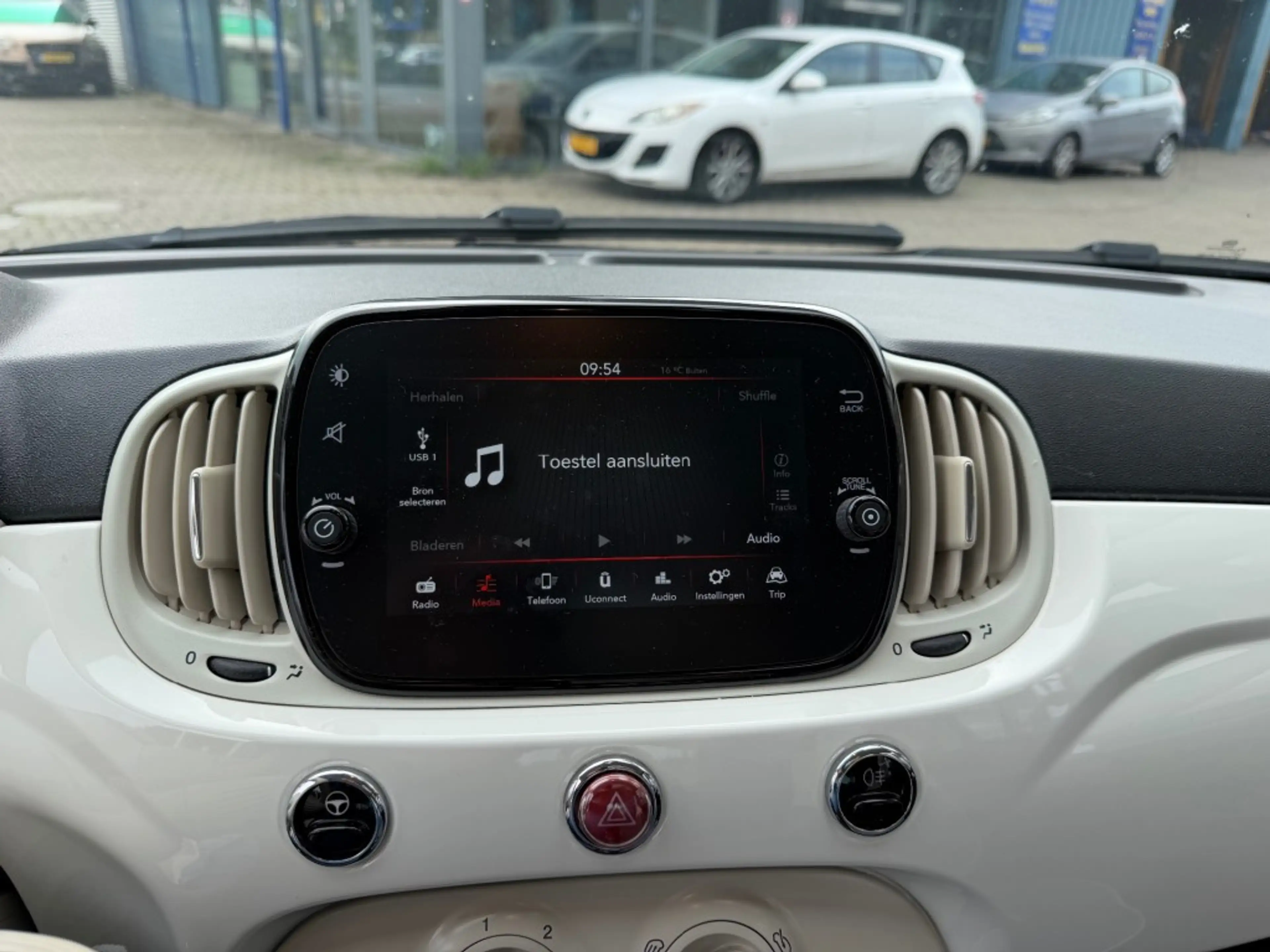 Fiat 500 1.0 HYBRID LOUNGE AIRCO CRUISE PDC CARPLAY. — photo 4