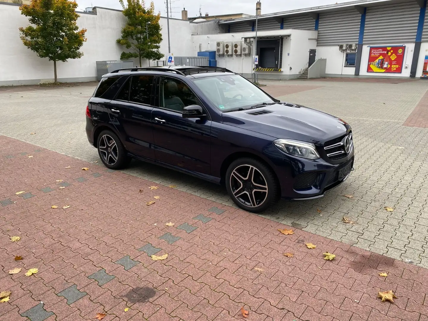 Mercedes-Benz GLE 350 d 4MATIC AMG/Panorama/Massage/ACC/AHK Bleu - 2