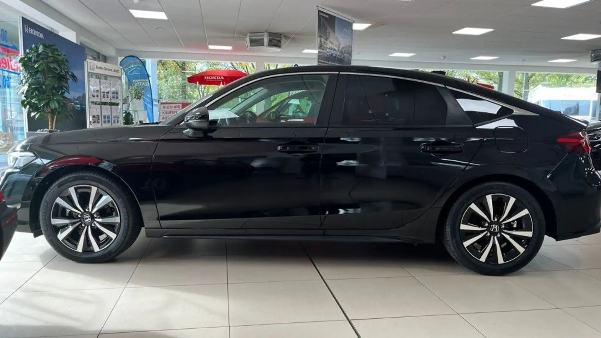 Honda Civic e:HEV 2.0 i-MMD Hybrid Elegance (FE) - 2