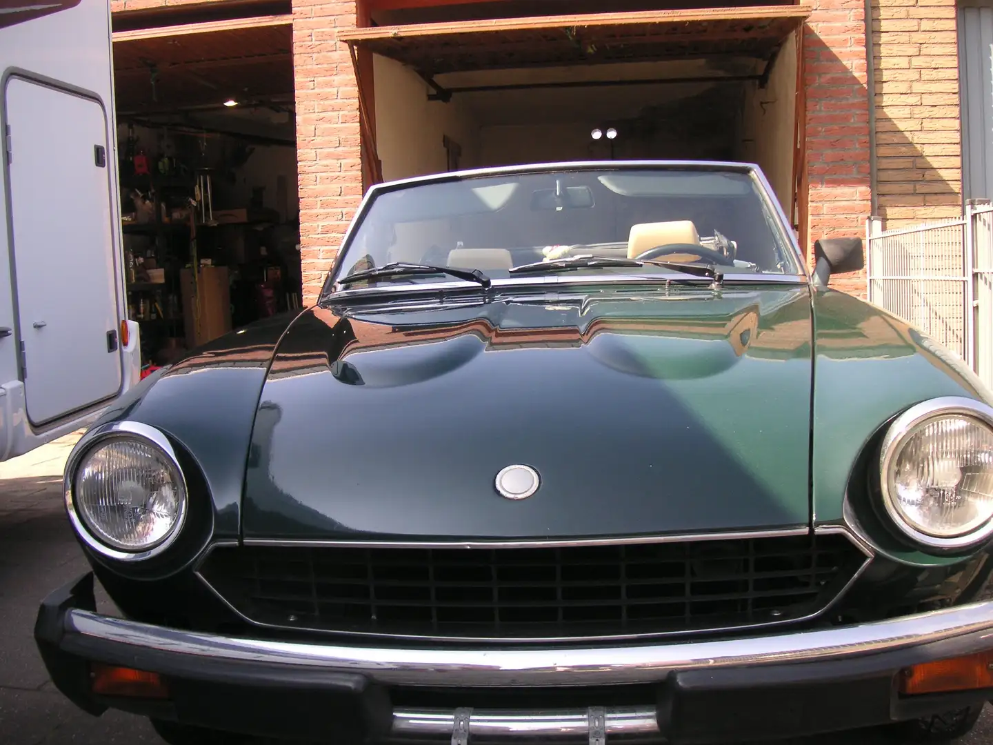 Fiat 124 Spider Oldtimer Cabrio Fiat Spider 124 CS Зелений - 1