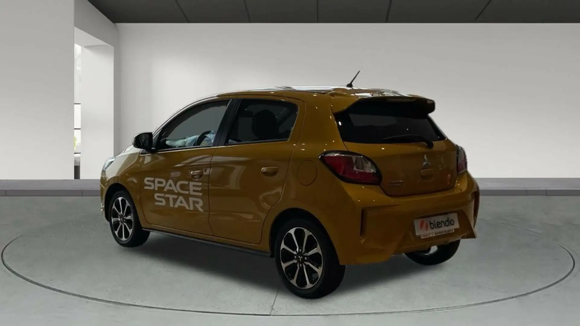 Mitsubishi Space Star 120 MPI Kaiteki Marrón - 2