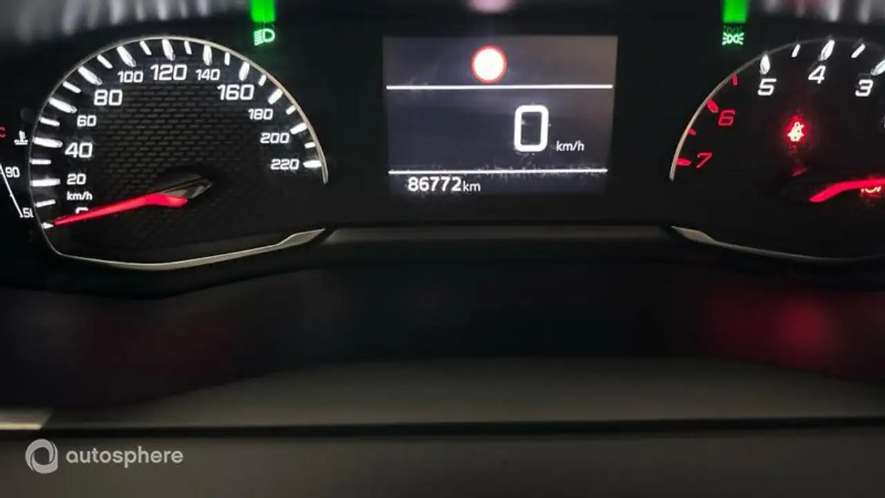 Peugeot 208 208 — photo 9