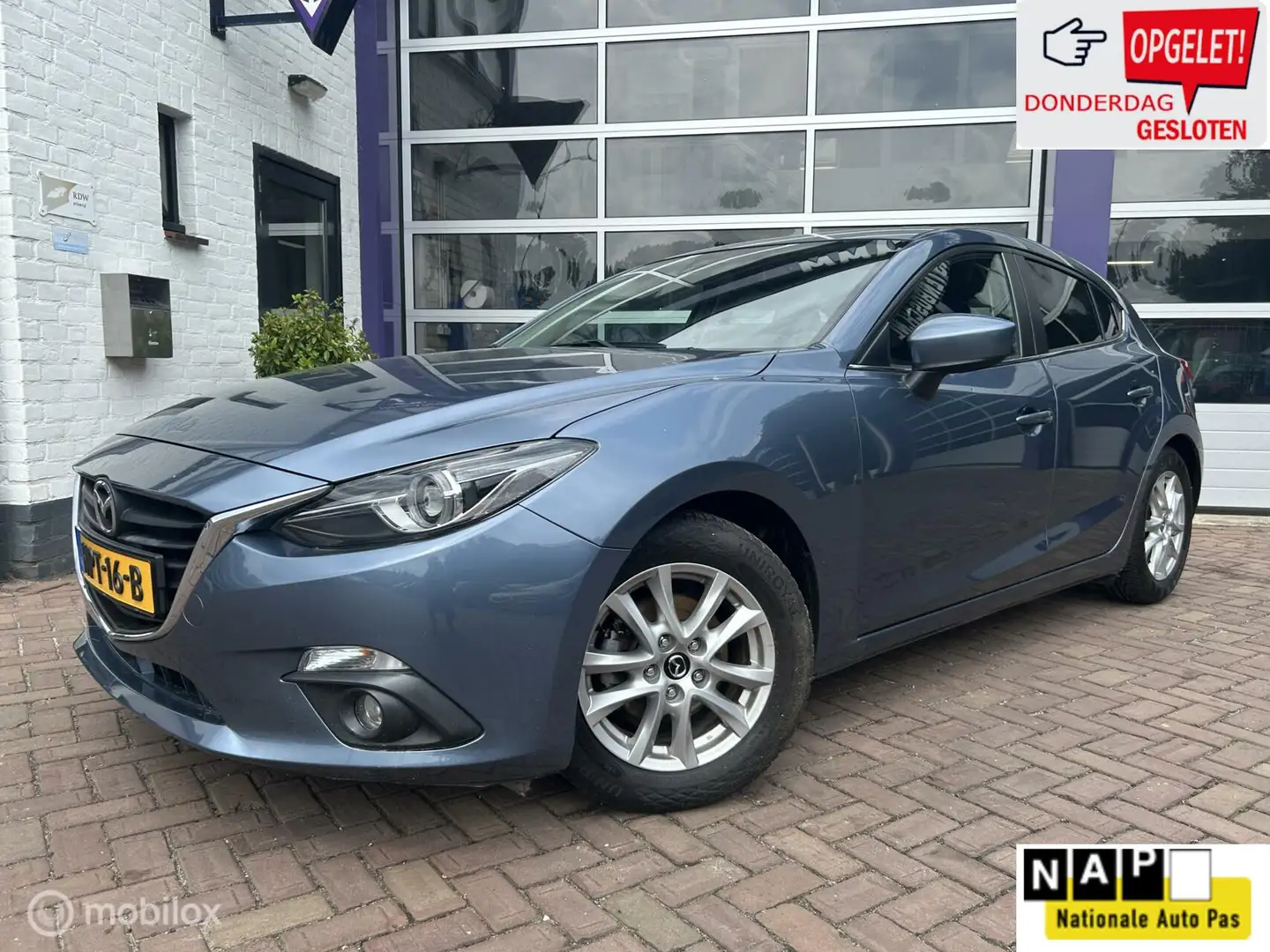 Mazda 3 1.5 S * AIRCO * NAVIGATIE * TREKHAAK * LM VELGEN * Blauw - 1