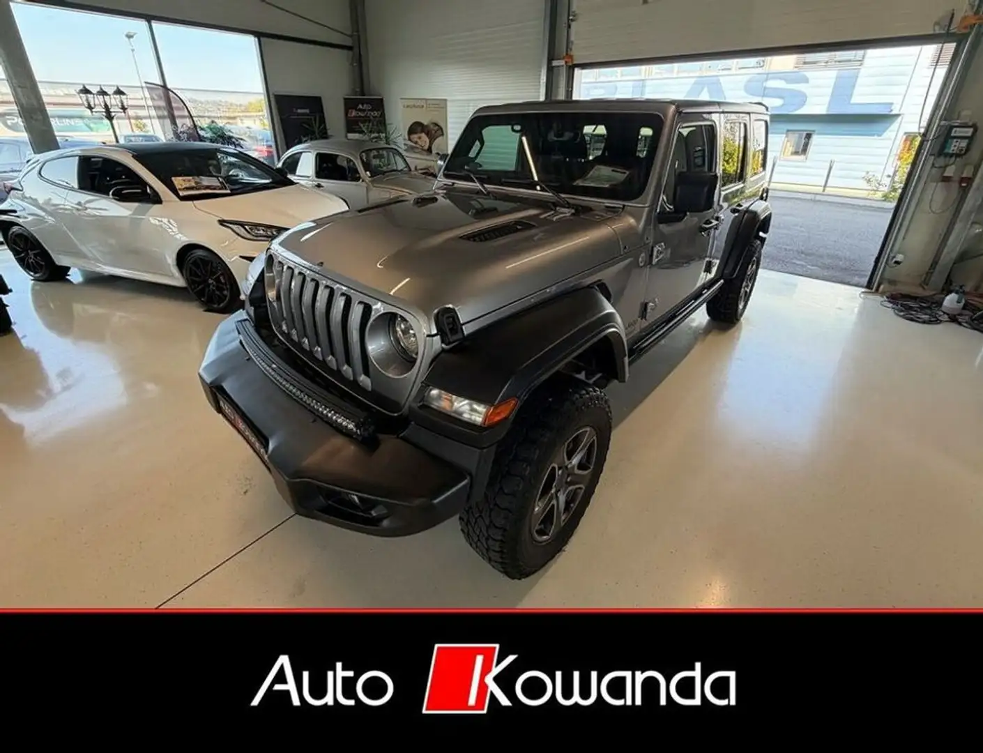 Jeep Wrangler Unlimited Sport Aut. -Wenig Km Silber - 1