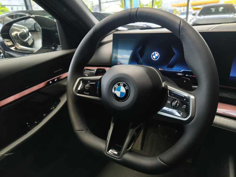 BMW 520 d xDrive M Sport AHK/RFK/H&K/ACC/20" — photo 10