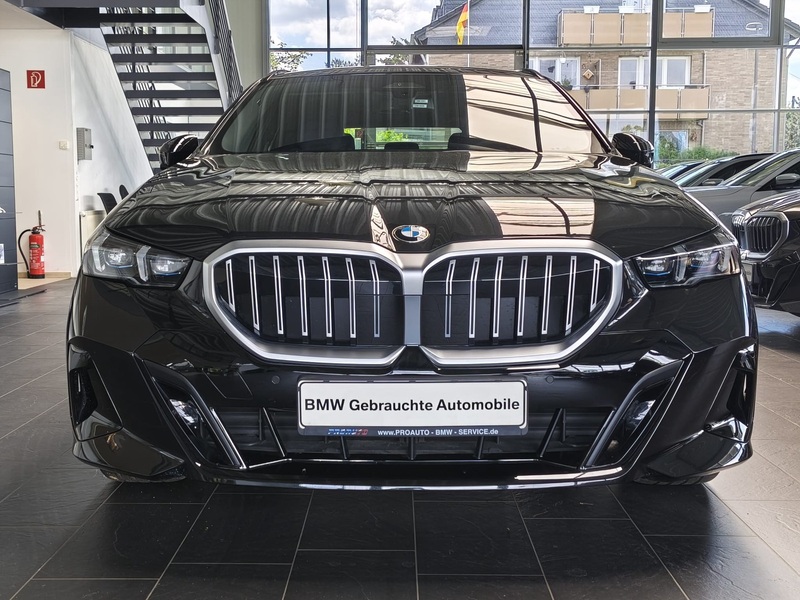 BMW 520 d xDrive M Sport AHK/RFK/H&K/ACC/20" — photo 2