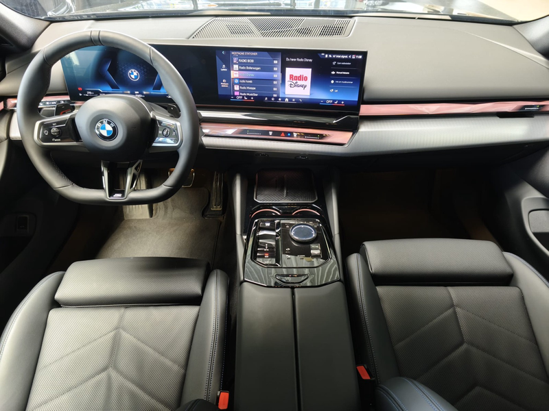 BMW 520 d xDrive M Sport AHK/RFK/H&K/ACC/20" — photo 11