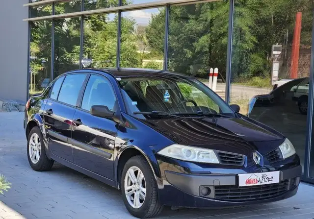 2007 Renault Megane in Blue for sale