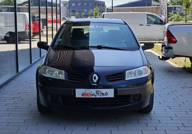 Renault Megane view 2