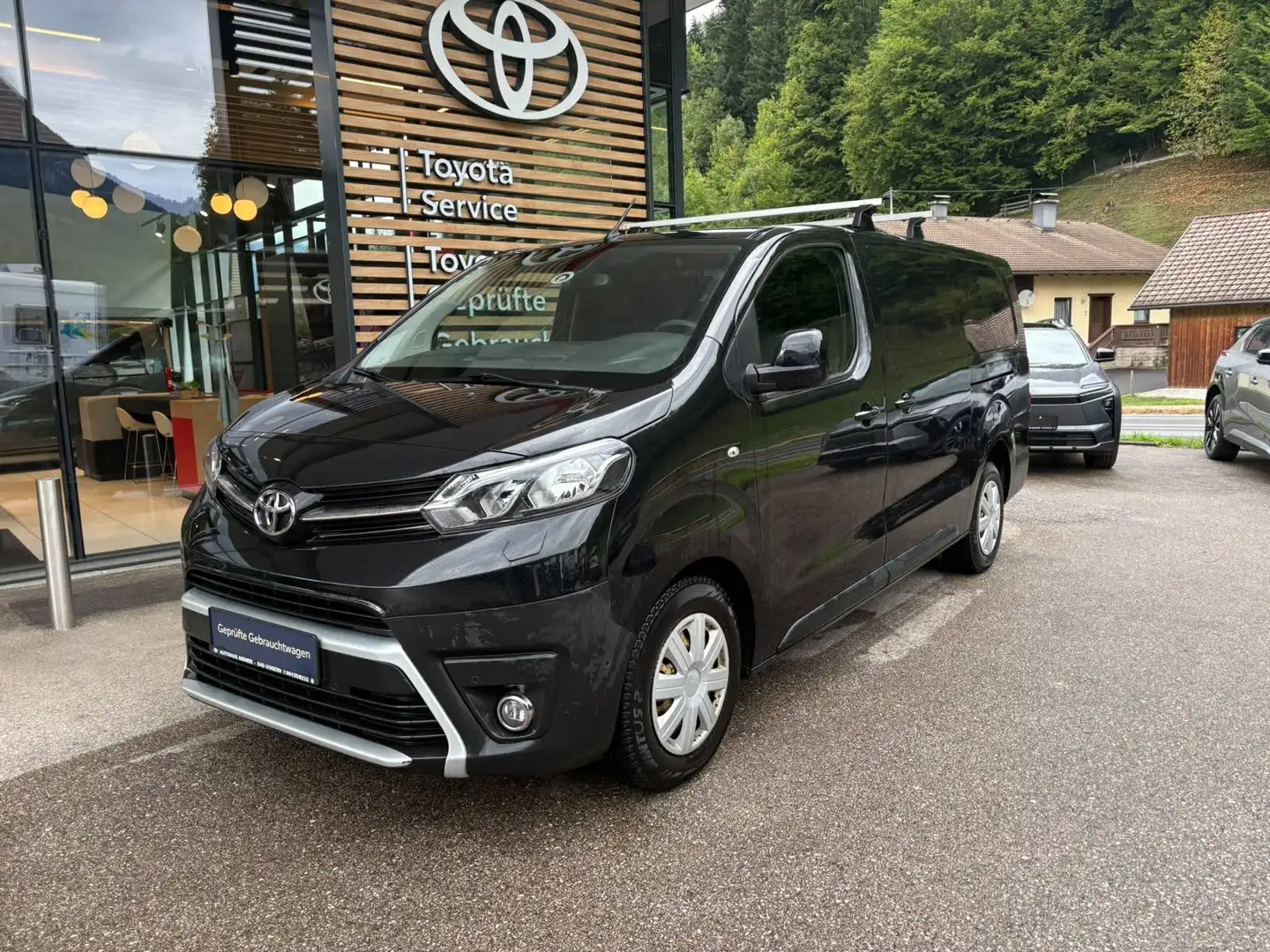 Toyota Proace Pro Ace 2,0 D-4D 120 L2 Lang Schwarz - 2