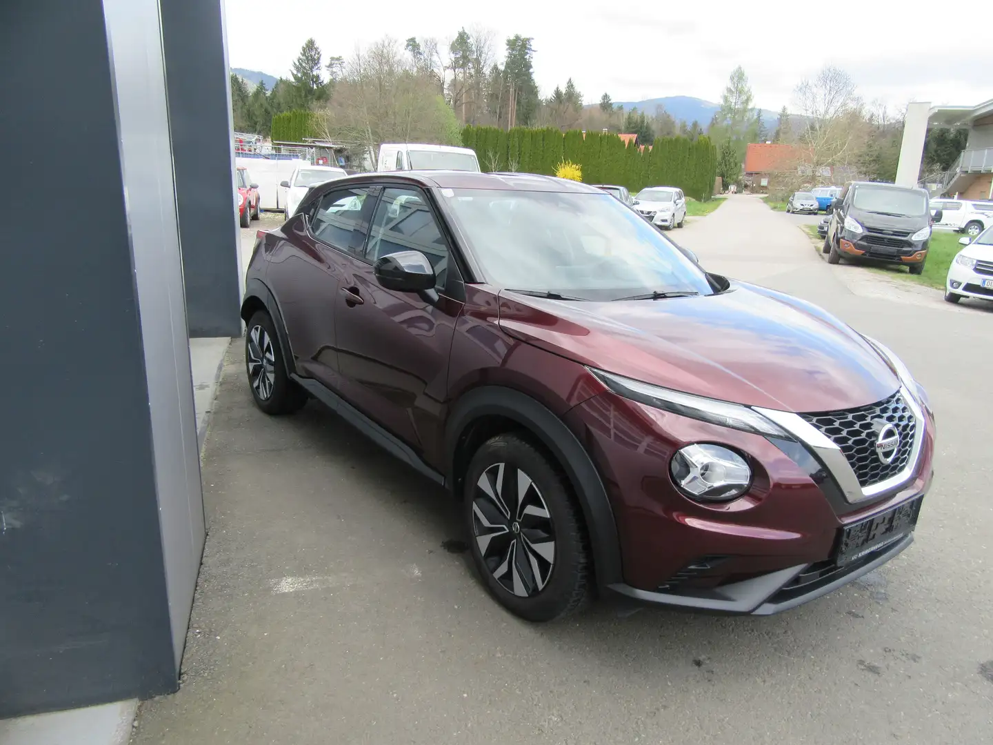 Nissan Juke 1,0 DIG-T Acenta Rot - 1