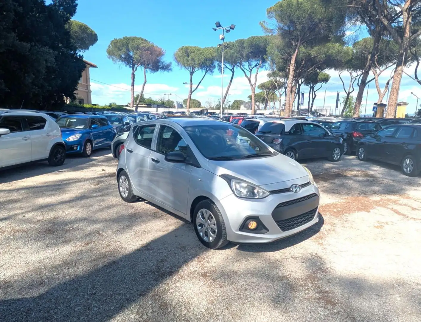 Hyundai i10 1.0cc 67cv 5P OK NEOPATENTATI STEREO USB/MP3 Grigio - 1