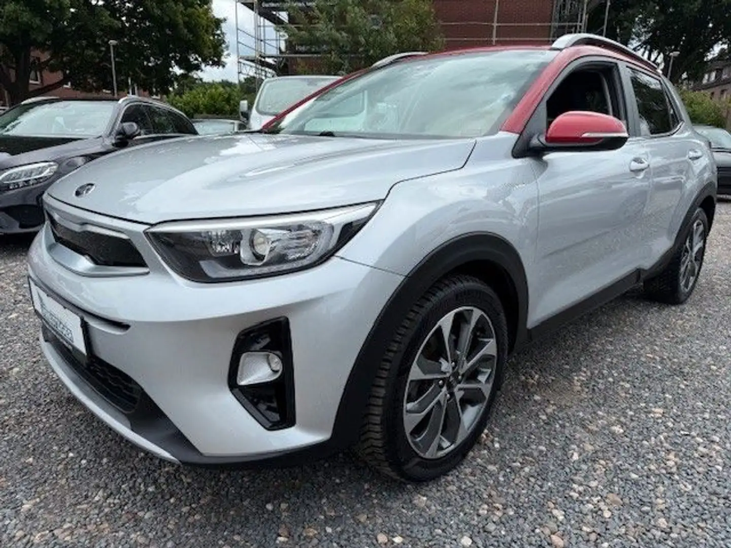 Kia Stonic Platinum Edition Plateado - 1