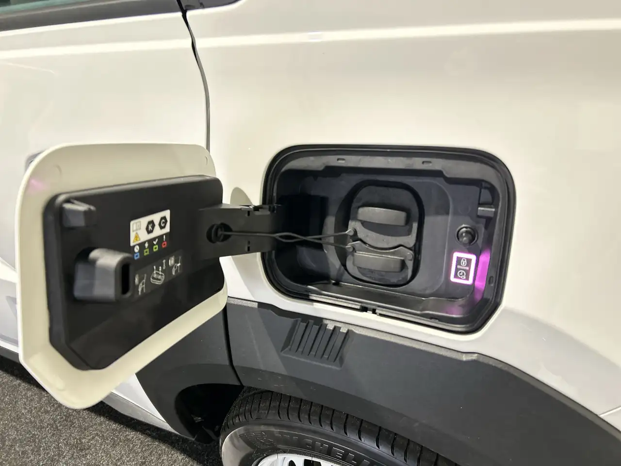 Fiat Grande Panda RED 11kW 44 kWh Nieuwe Red is Wit | Met de witte P 18