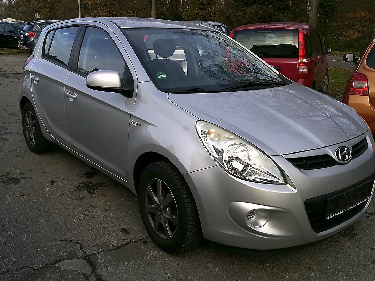 Hyundai i20 FIFA WM Edition  TÜV:06-2026 Grau - 1
