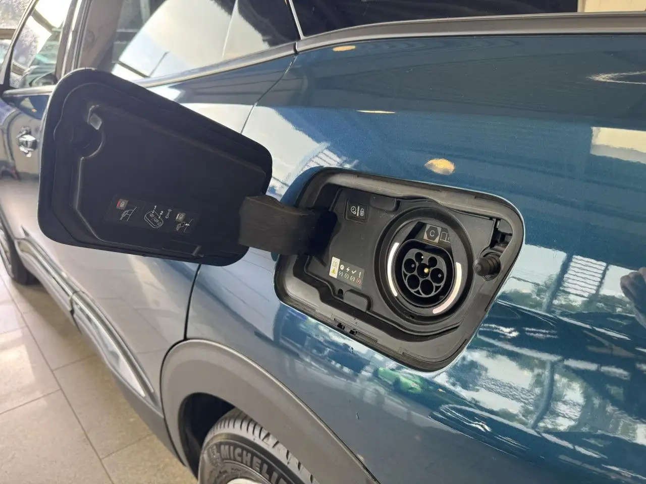 Peugeot 3008 Plug-In Hybrid 225 e-EAT8 Allure, AHK! Navi, миниатюра 12