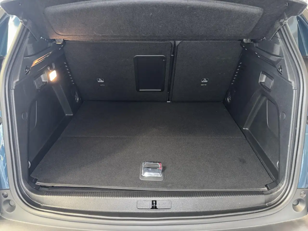 Peugeot 3008 Plug-In Hybrid 225 e-EAT8 Allure, AHK! Navi, миниатюра 10