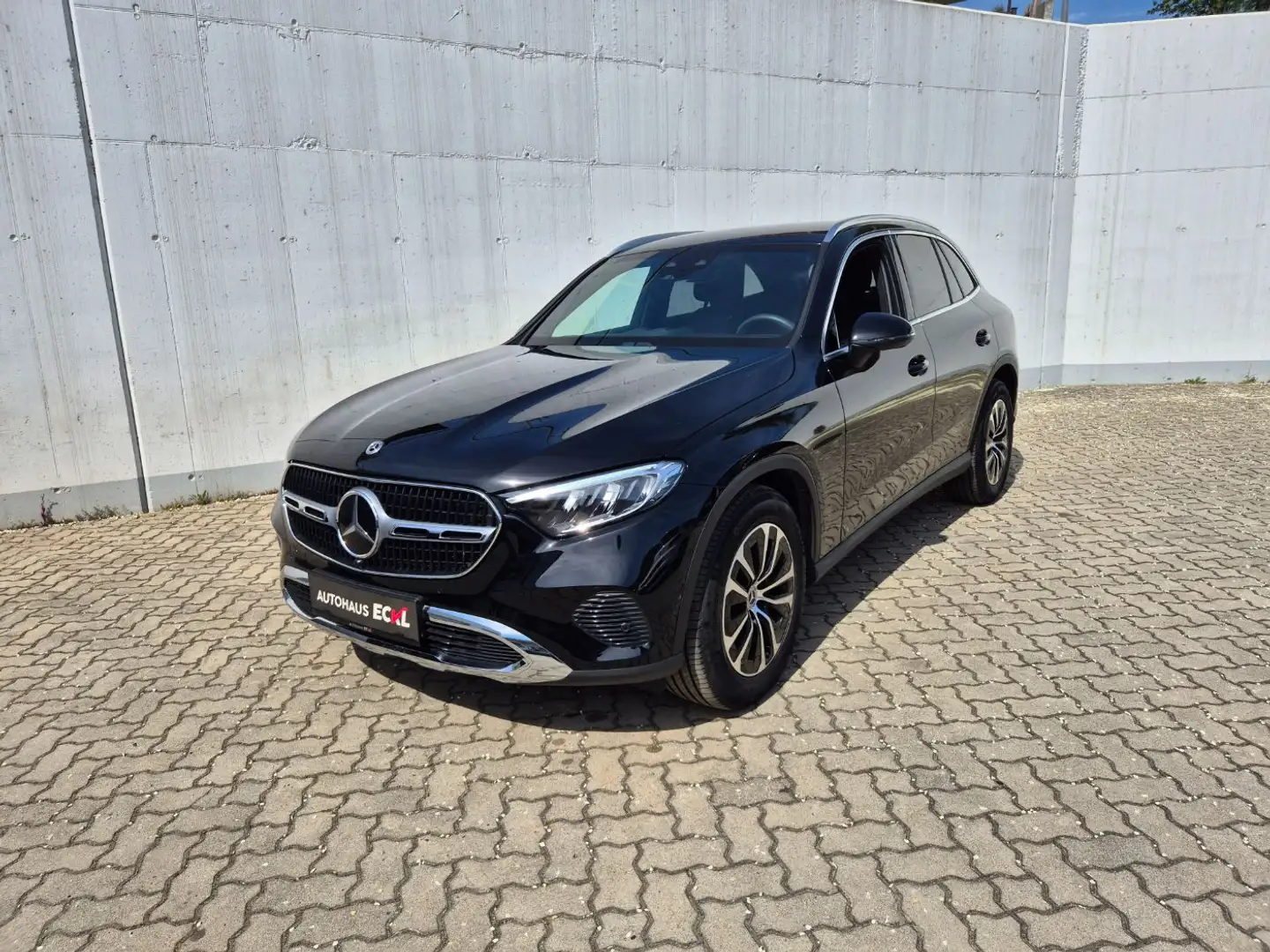 Mercedes-Benz GLC 200 d 4MATIC Österreich-Edition Winterp. Schwarz - 2