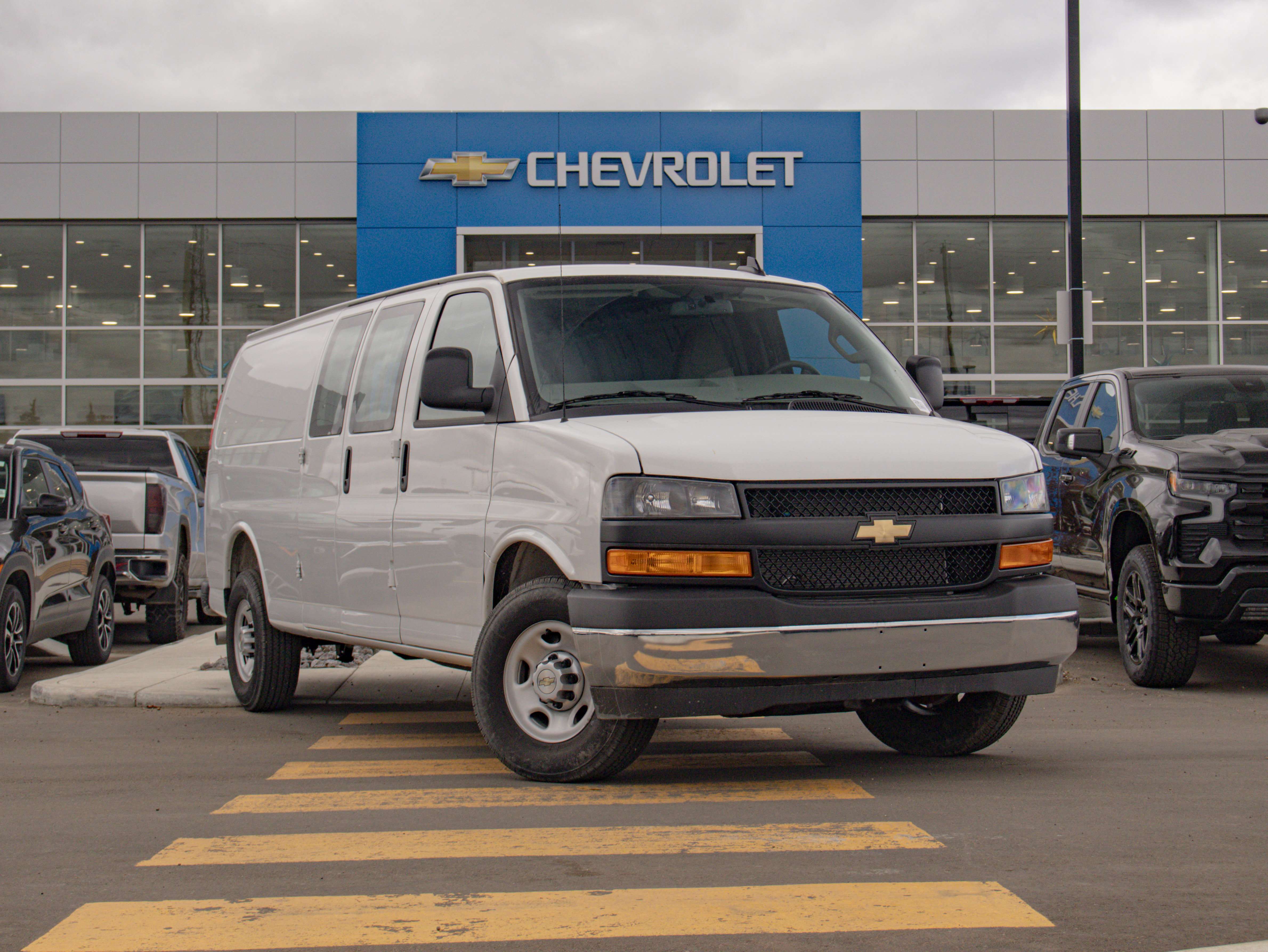 2025 Chevrolet Express 3500 Cargo Van
