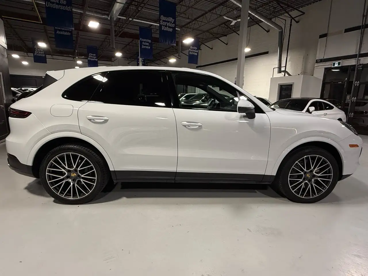 Porsche Cayenne снимка Porsche Cayenne