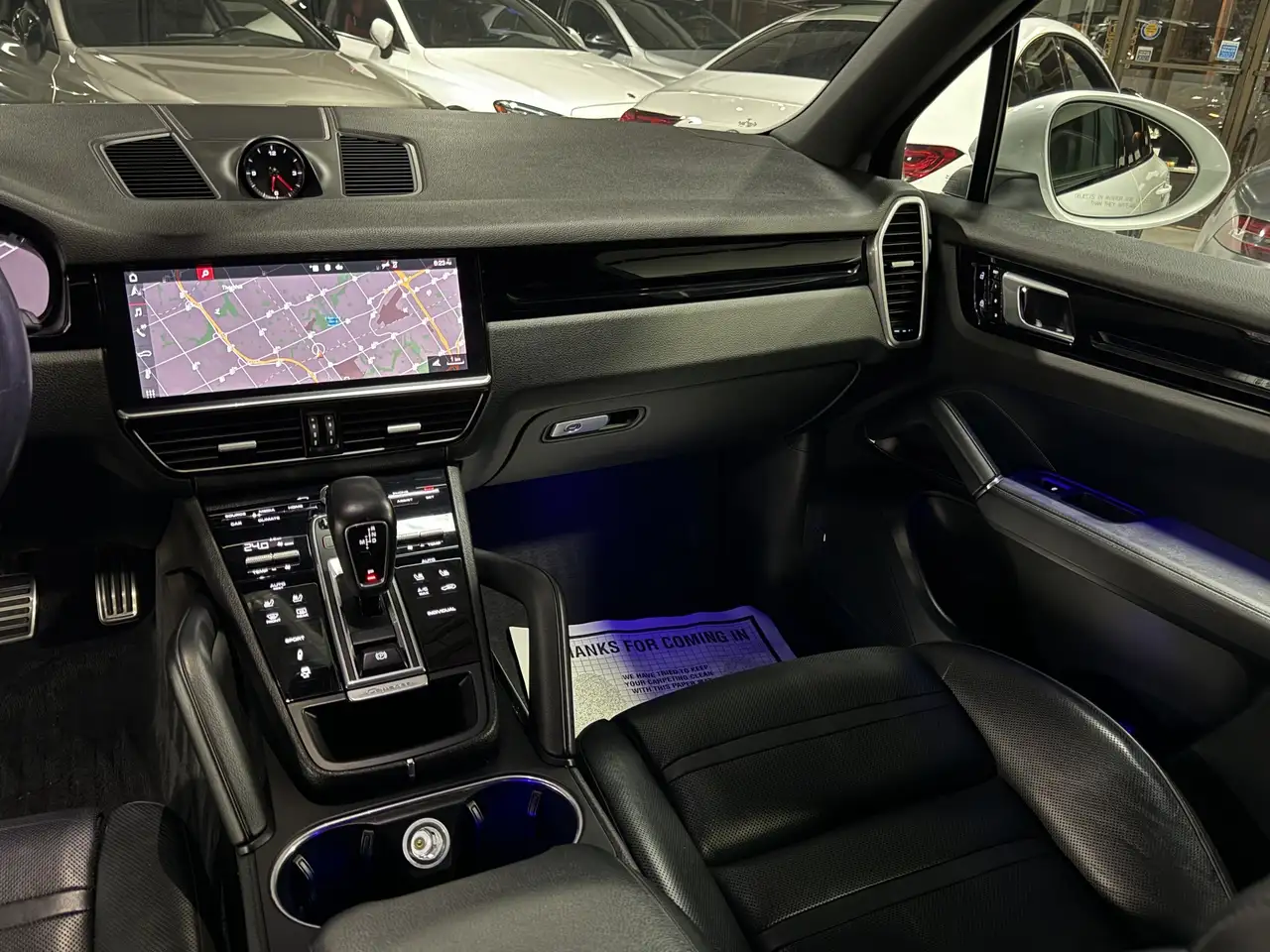 Porsche Cayenne снимка Porsche Cayenne