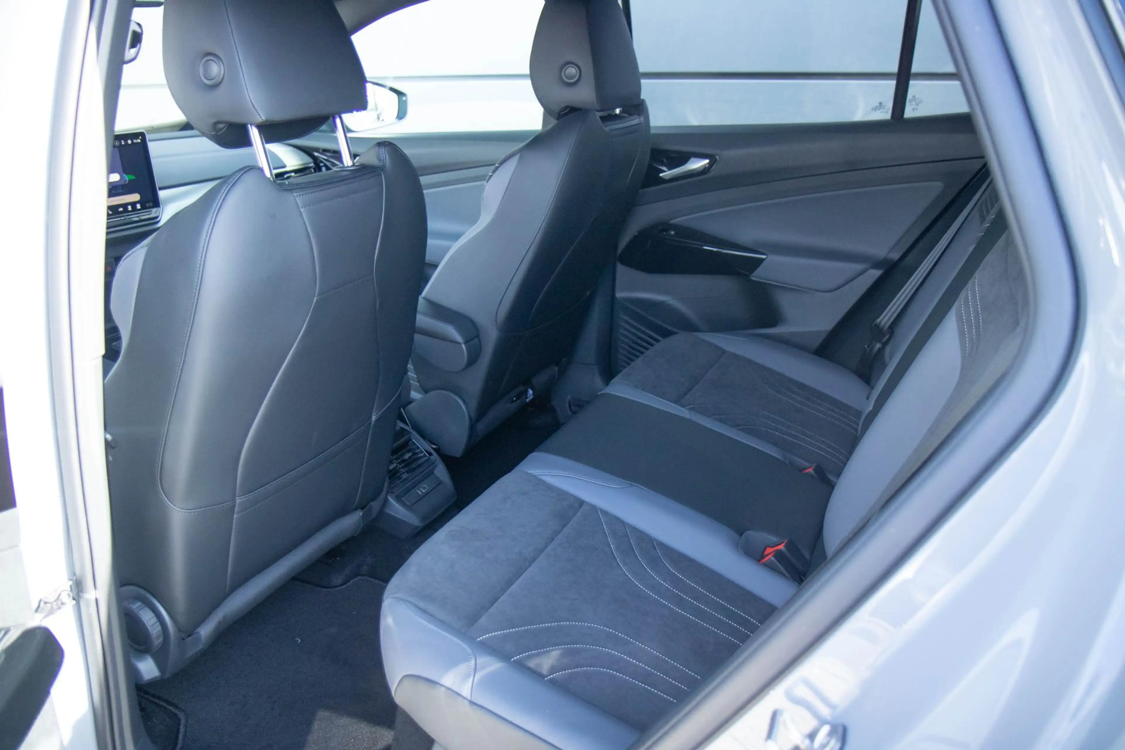 Volkswagen ID.4 286pk Pro Limited Edition 77 kWh | Trekhaak | Appl — photo 13