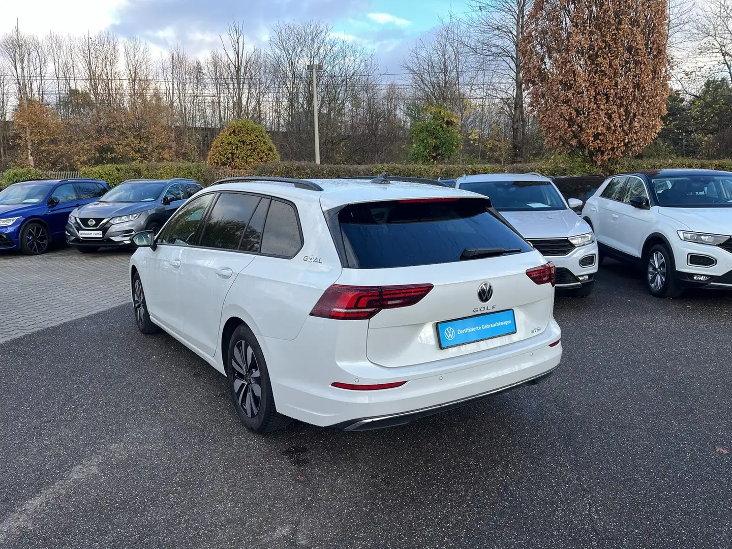 Volkswagen Golf VIII Variant 1.5 TSI DSG GOAL Navi AHK 360° Weiß - 2
